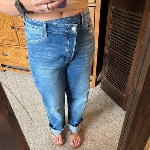 Asymmetric Jeans